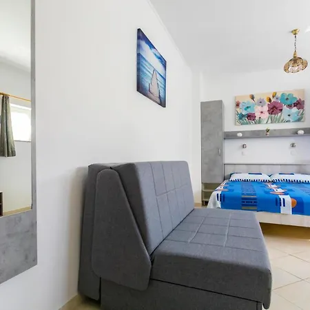 Apartment Belavic By El-pi Tours Njivice