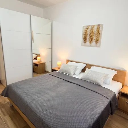 Belavic By El-pi Tours Apartment Njivice