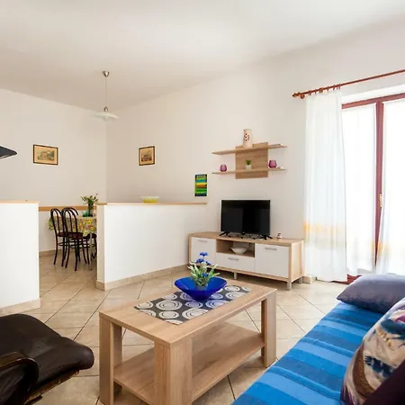 Belavic By El-pi Tours Apartment Njivice
