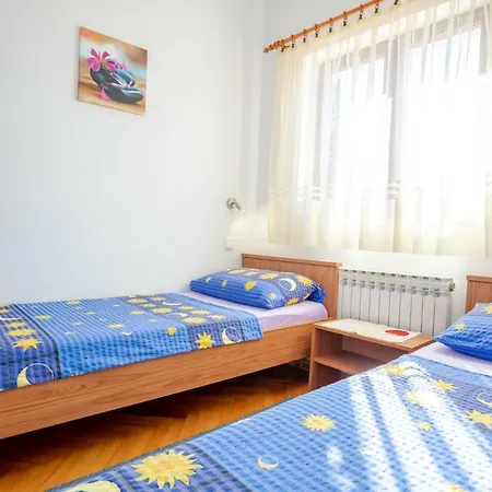 Belavic By El-pi Tours * Njivice