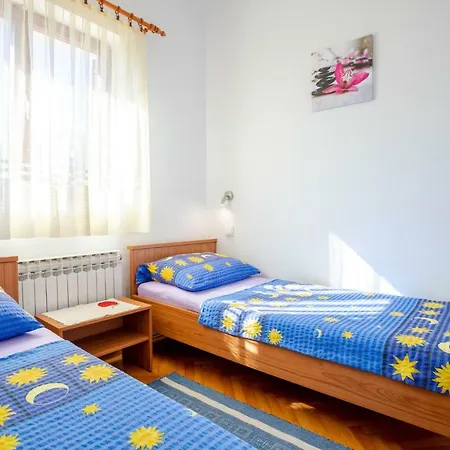 Belavic By El-pi Tours Appartement Njivice