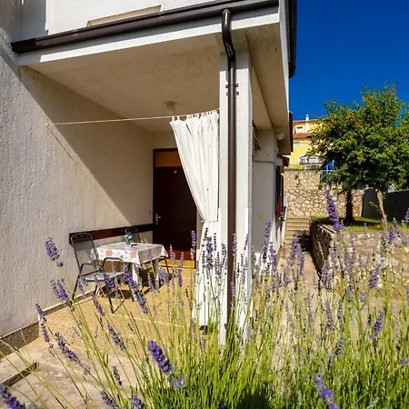 Belavic By El-pi Tours Apartman Njivice