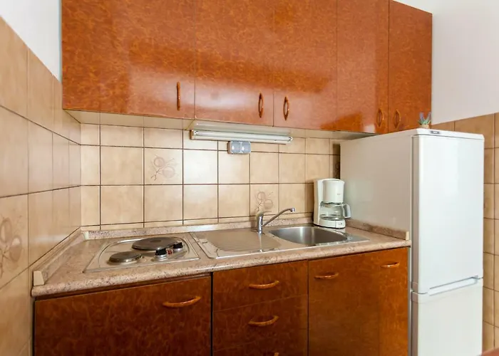 Belavic By El-pi Tours * Njivice