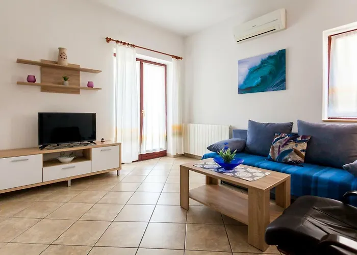 Belavic By El-pi Tours * Njivice